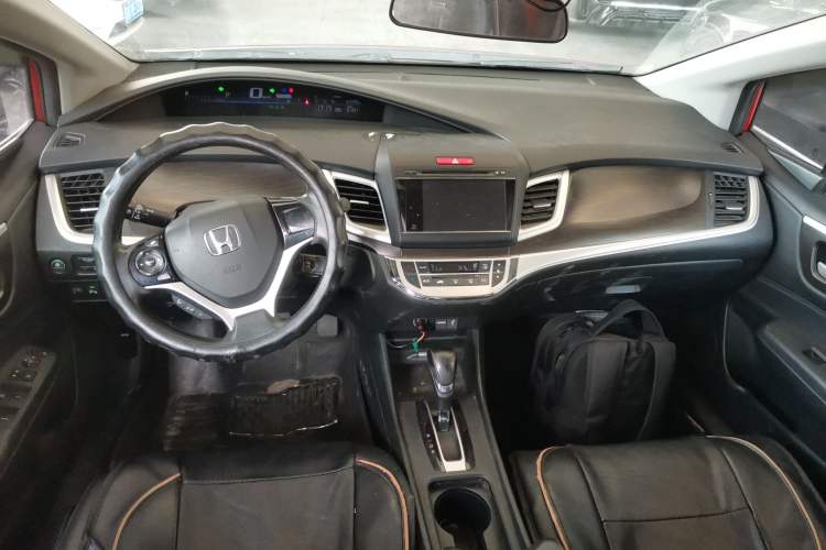 Used Honda Jade 2013 1.8L automatic Comfort version 5 seats