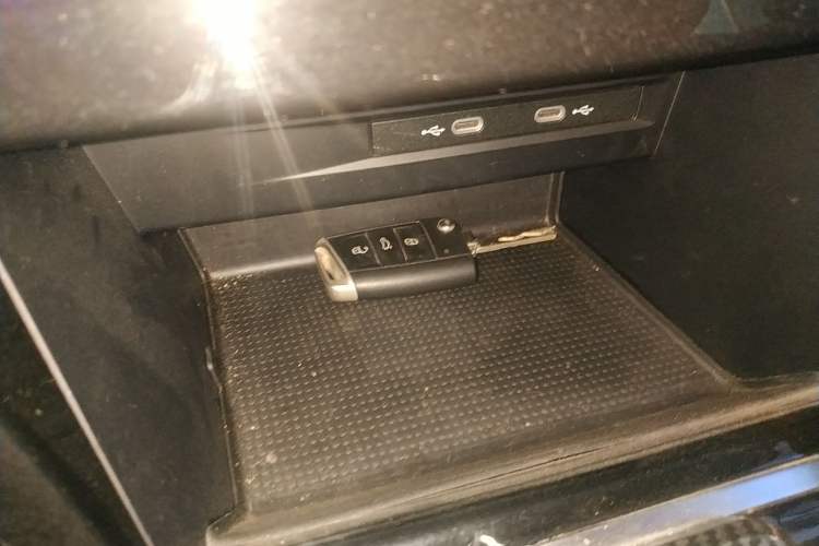 Used Volkswagen Tayron X 2020 330TSI Two-Wheel Drive Luxury Smart Connectivity Version
