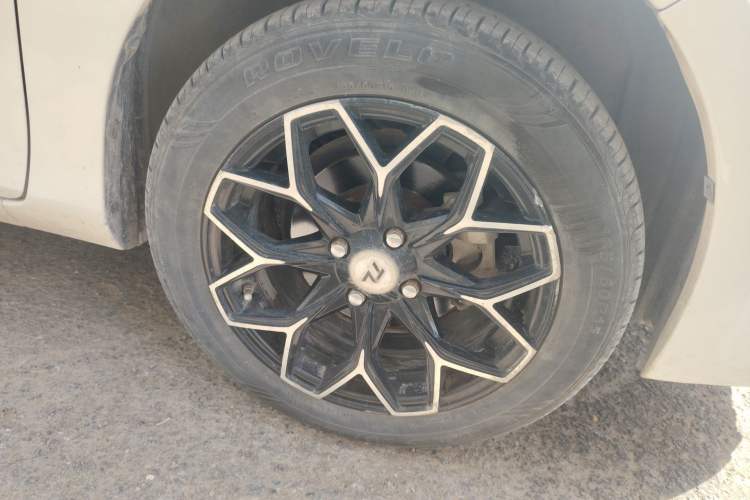 Used Toyota YARiS L Zhi Xuan 2015 1.5E Automatic Charm Edition
