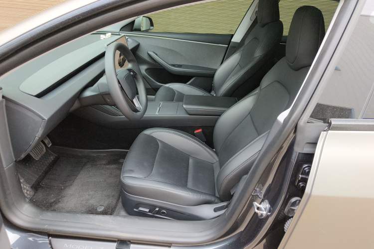 Used Tesla Model 3 2023 Rear-Wheel-Drive Version
