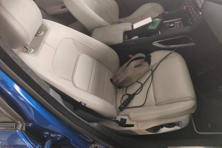 Used Jaguar F-PACE 2016 3.0 SC Four-Wheel Drive S High-Performance Edition Right Front Seat