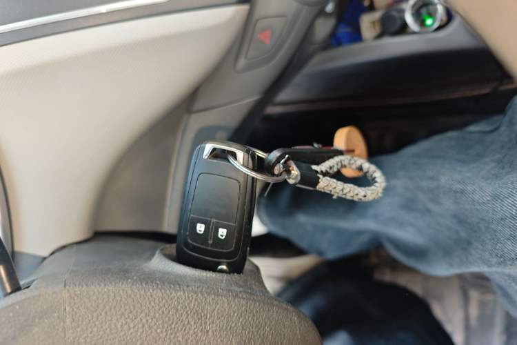 Used Chevrolet Sail 2015 Sail 3 1.3L Manual Ideal Edition
