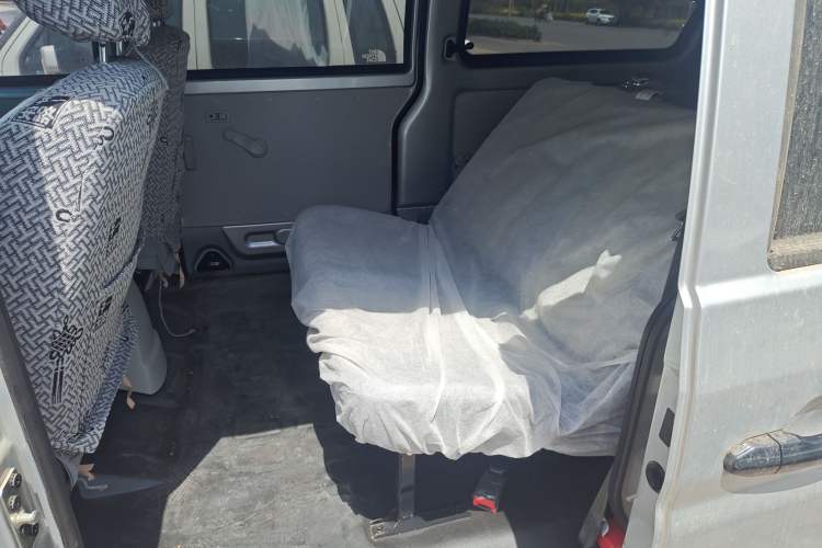 Used Jinbei Hiace X30 2024 1.5L Champion Edition Passenger Vehicle 5/6/7 Seats
