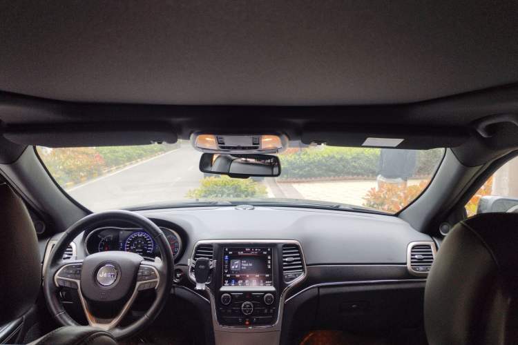 Used Jeep Grand Cherokee 2015 3.0TD Diesel Elite Navigation Edition
