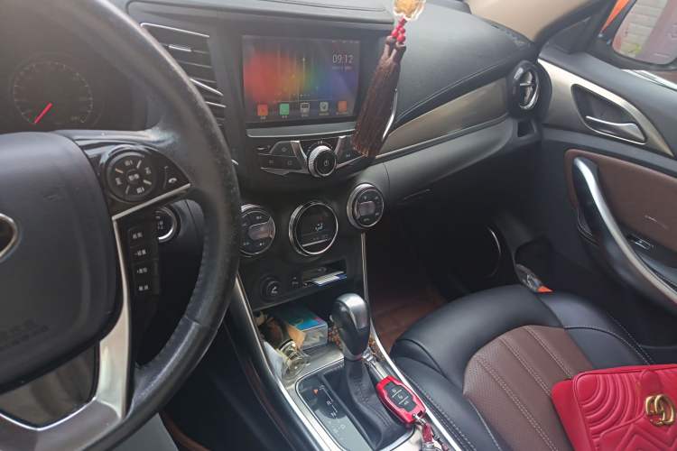 Used BYD Song 2017 Gaishe Upgrade Edition 1.5TID Automatic Elite Model Audio And AC Panel