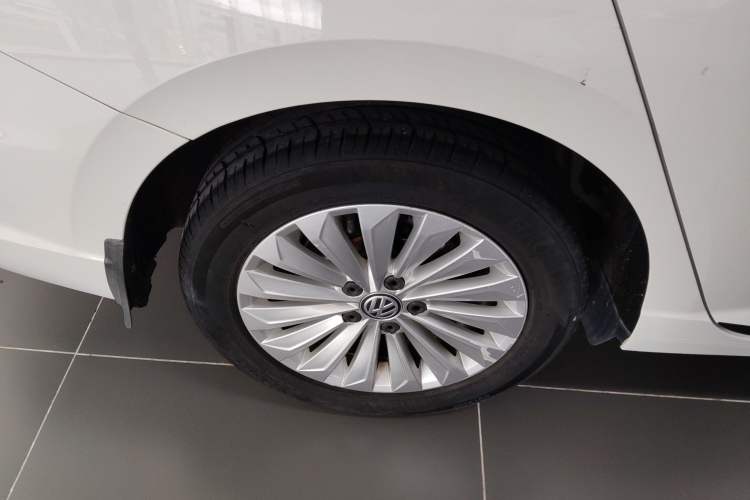 Used Volkswagen Lavida 2018 280TSI DSG Comfort Edition China V Standard Right Rear Wheel Hub