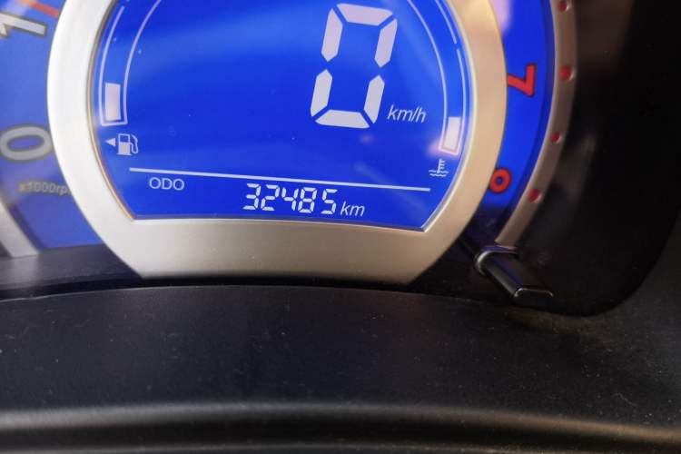 Used Lifan Auto 330 2014 1.3L Manual Standard Edition
