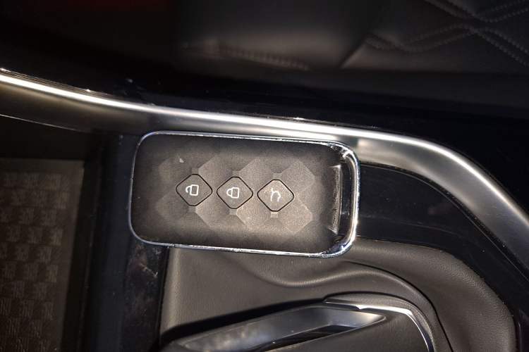 Used Wuling Asta 2022 2.0L DHT Electric-Speed Version