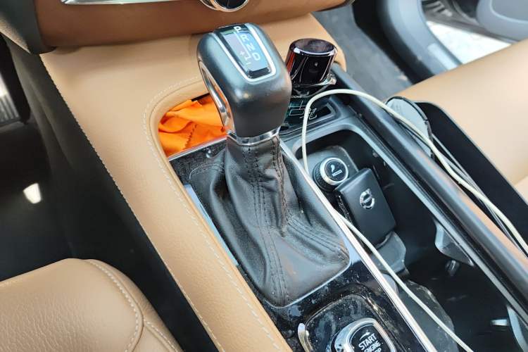 Used Volvo XC90 2019 T6 Zhiyi Edition 7-Seater China V Emission Standard
