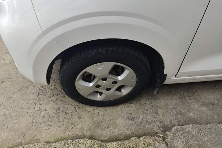 Used Roewe Clever 2021 302 km New Four-Seater Super-Efficient Version