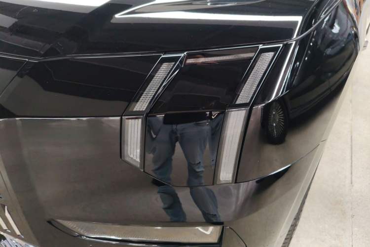 Used Zeekr 009 2024 7-Seater Aisle Version 108 kWh Left Front Headlight