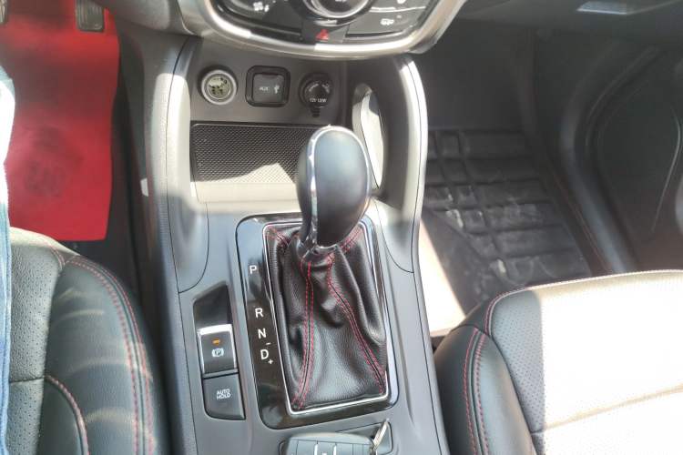 Used CHANGAN CS75 2016 1.8T Automatic Elite Model China V Standard Gear Lever