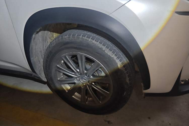 Used Lexus NX 2016 200 All-Wheel Drive FENGSHANG Version Right Front Wheel Hub