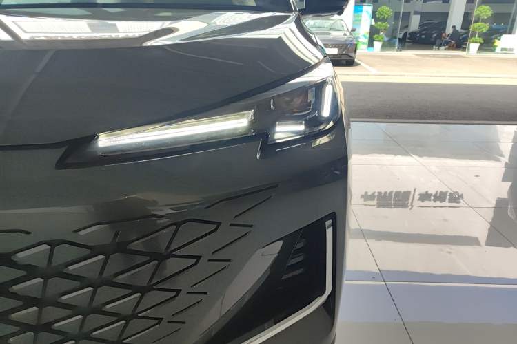 Used CHANGAN CS55PLUS PHEV 2025 Smart New Blue Whale 125km Ultra-Range Edition Left Front Headlight