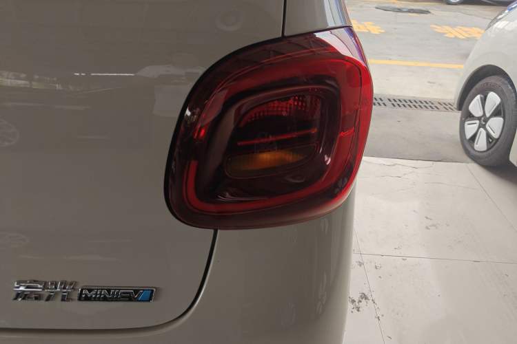 Used Wuling Hongguang MINIEV 2025 Four-Door Version Advanced Edition
