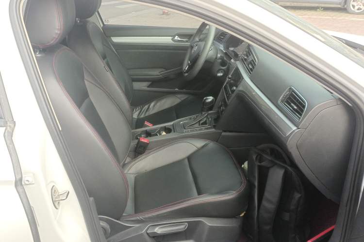 Used Volkswagen Lamando 2019 230TSI DSG Fashion Edition China VI