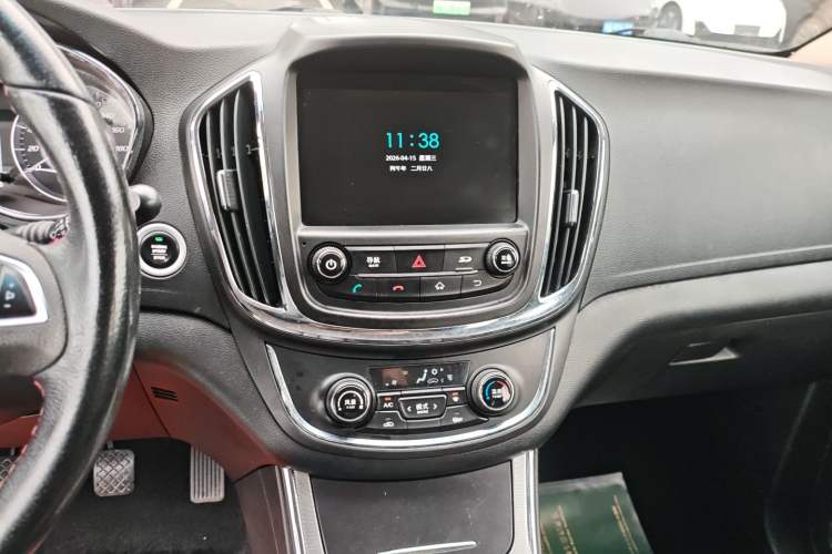 Used Baojun 560 2016 1.8L Manual Luxury Edition Audio And AC Panel