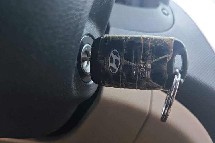 Used Hyundai Verna (older generation) 2014 1.4L Automatic Smart GLS Vehicle Key