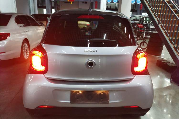 Used smart forfour 2016 0.9T 66 kW Pioneer Edition
