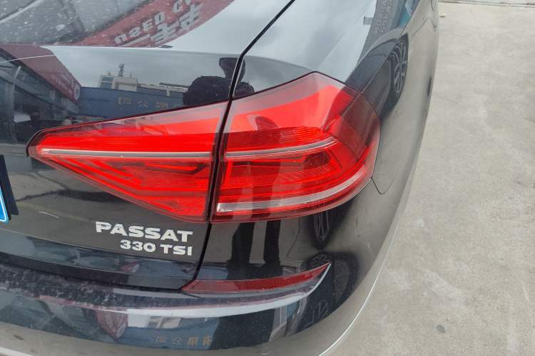 Used Volkswagen Passat 2017 330TSI DSG Luxury Edition
