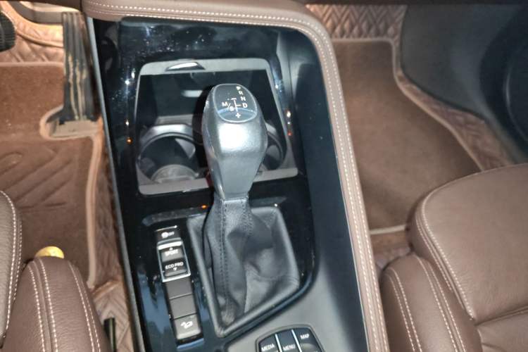 Used BMW X1 2018 xDrive20Li Luxury Edition Gear Lever