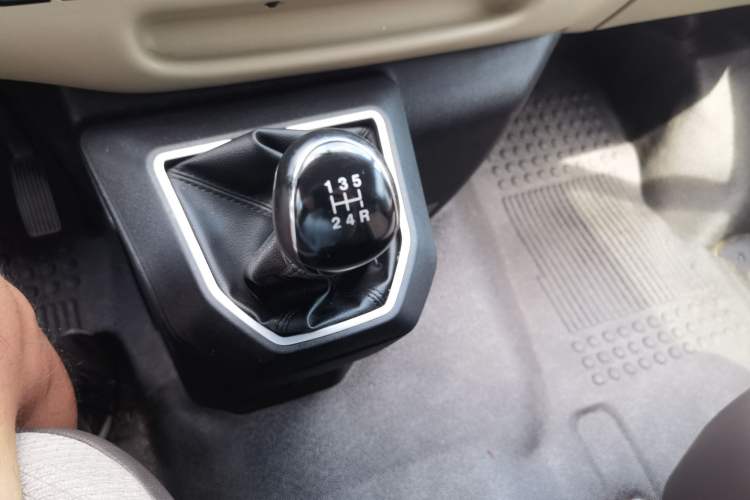 Used JMC Transit 2020 2.8T Business-Grade Long-Wheelbase Mid-Roof 9-Seater China V Emission Standard JX493