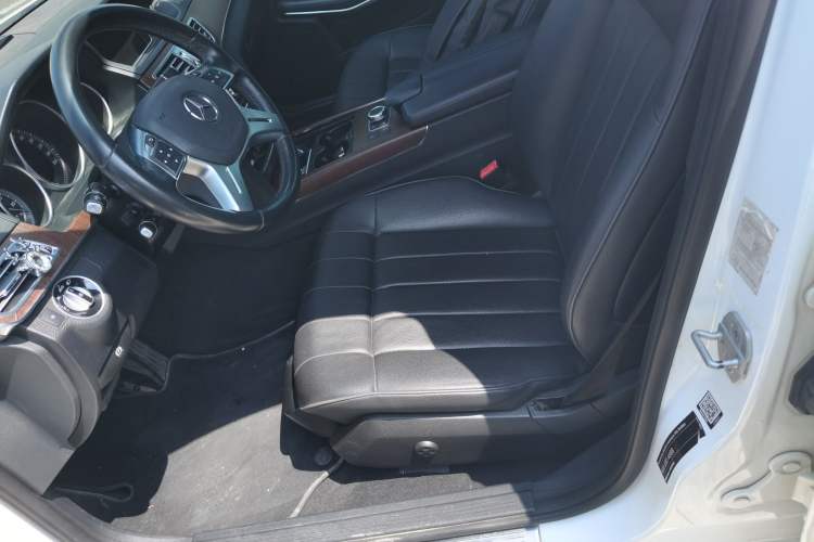 Used Mercedes-Benz E-Class 2015 Facelift E 200 L