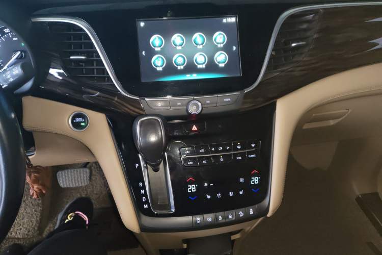 Used Buick GL8 2017 ES 28T Flagship Model China V Standard