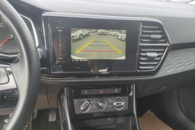 Used Jetta VS5 2019 280TSI Automatic Trend Model Audio And AC Panel