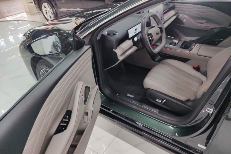 Used Geely Galaxy 8 2025 130km EM-i Deluxe Edition Driver Seat