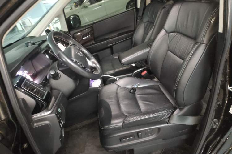 Used Honda Elysion 2016 2.4L Luxury Edition
