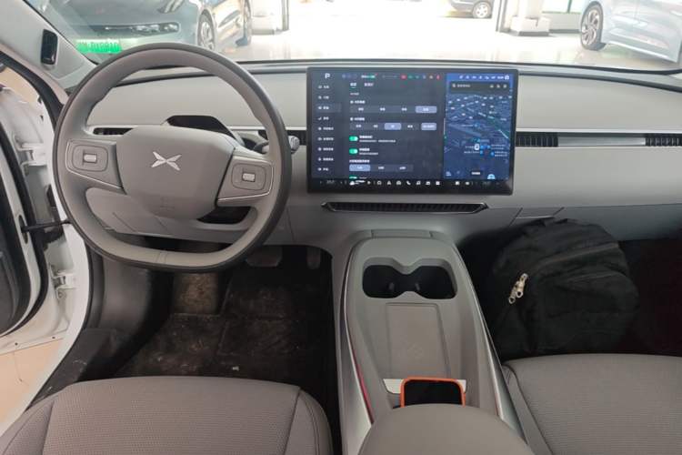 Used XPeng MONA M03 2025 600 with Ultra-Long Range Max Center Console