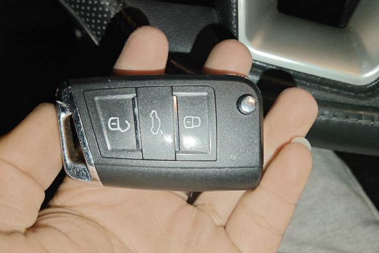 Used Nissan Lannia 2019 1.6L CVT Smart Connect Smart Cool Version China VI Standard Vehicle Key