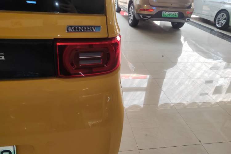 Used Wuling Hongguang MINIEV 2021 Macaron Premium Model – Lithium-NMC