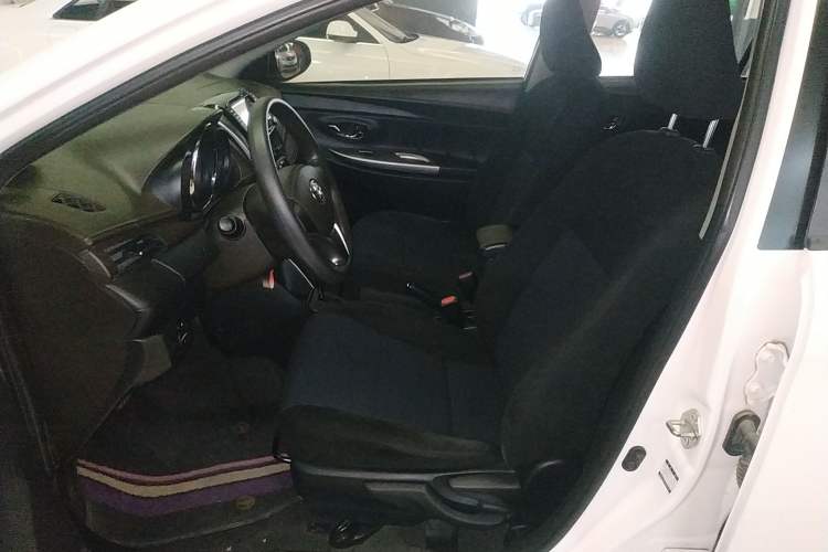 Used Toyota YARiS L Zhi Xuan 2015 1.5E Automatic Charm Edition