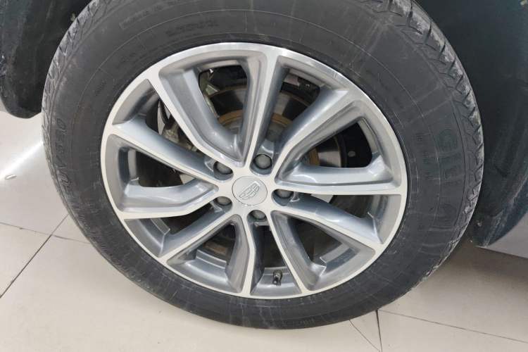 Used Geely Auto Emgrand X7 Sport 2018 1.8TD Automatic Two-Wheel Drive Smart Connect 4G Internet Edition Right Rear Wheel Hub