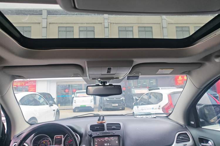 Used Dodge Journey 2015 2.0TD Four-Wheel Drive Luxury Edition
