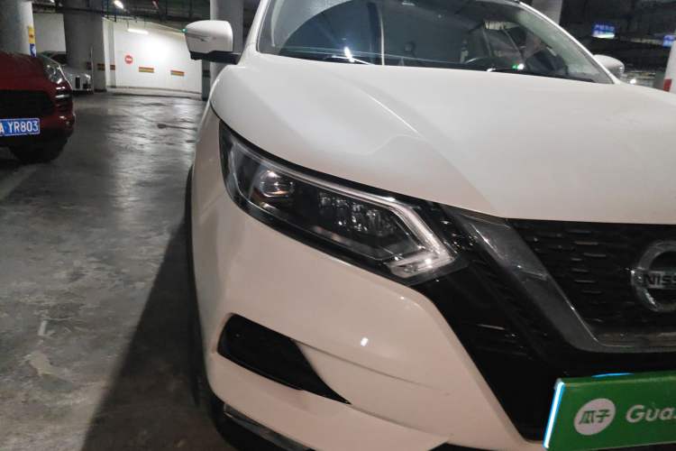 Used Nissan Qashqai 2019 2.0L CVT Luxury Edition Right Front Headlight