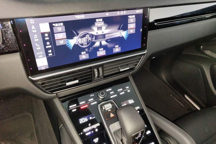 Used Porsche Cayenne E-Hybrid 2021 Cayenne E-Hybrid 2.0T Audio And AC Panel