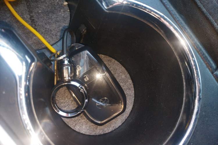 Used Toyota Highlander 2018 2.0T Four-Wheel Drive Luxury Edition 7 Seats China V Emission Standard Interior 1