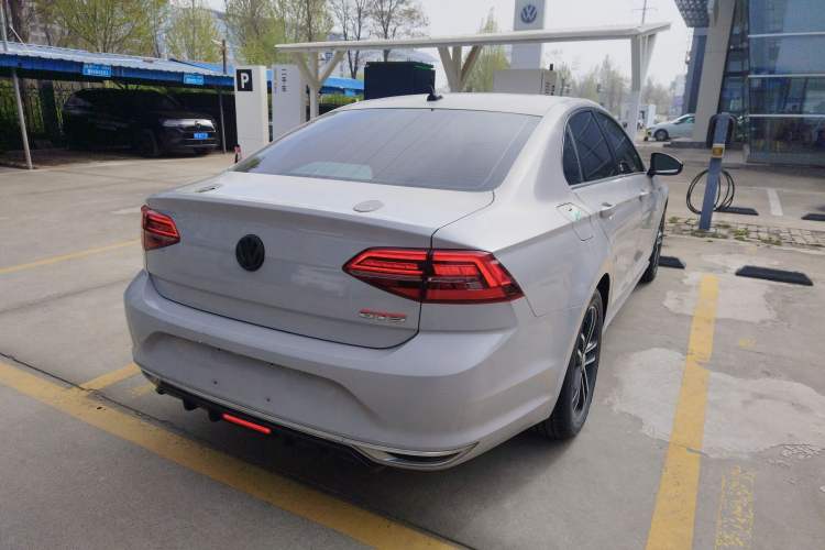 Used Volkswagen Lamando 2021 280TSI DSG Comfort Edition Rear Right 45 Deg