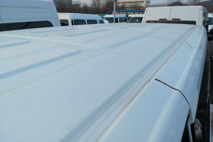 Used Ford Transit 2017 2.0T Diesel Multi-Purpose Commercial Vehicle Short Wheelbase Low Roof China V Standard