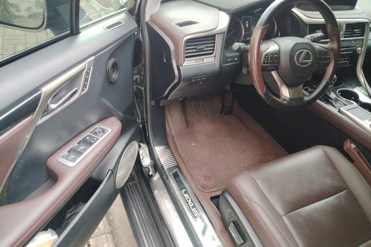 Used Lexus RX 2020 Facelifted 300 4x4 Elegant Edition Driver Seat