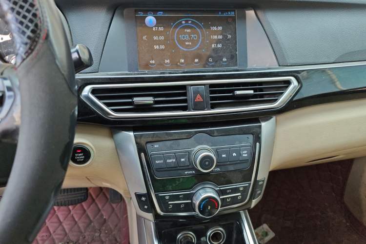 Used Zotye Domy X5 2017 Upgraded Model 1.5T CVT ZHANG GUI Version Audio And AC Panel