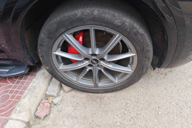 Used Audi Q5L 2025 40 TFSI Luxury Dynamic Edition Right Front Wheel Hub