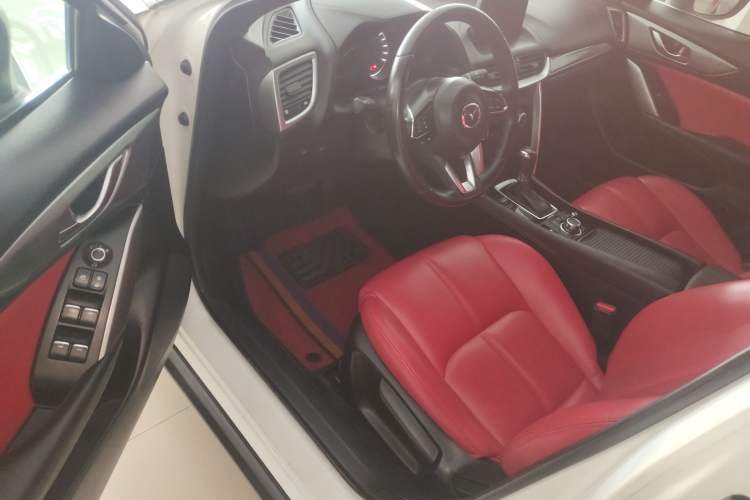 Used Mazda CX-4 2018 2.0L Automatic Two-Wheel Drive Blue Sky Premium Upgrade Version China V Standard Driver Seat