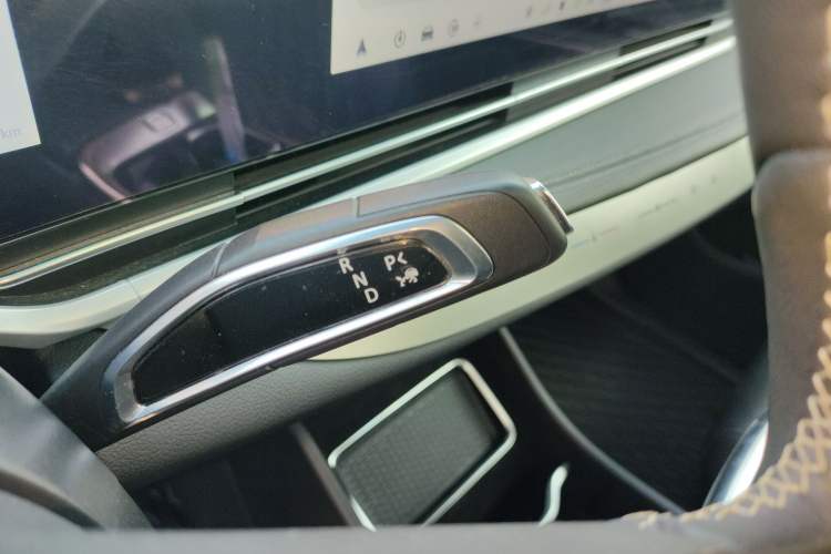 Used SAIC MAXUS G90 2022 2.0T Galaxy Seven-Seater Version
