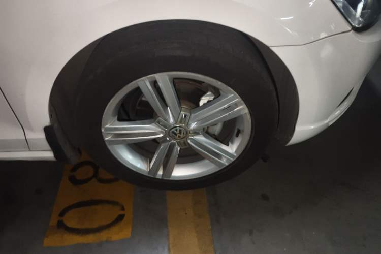 Used Volkswagen Lamando 2015 280TSI DSG Comfort Edition
