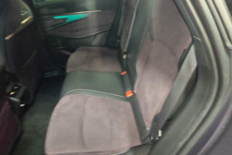 Used Lynk & Co 08 EM-P 2023 220 km Limited-Time Edition
