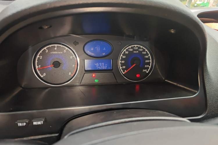 Used Geely Auto Classic Emgrand 2013 Sedan 1.5L Manual Entry-Level Model